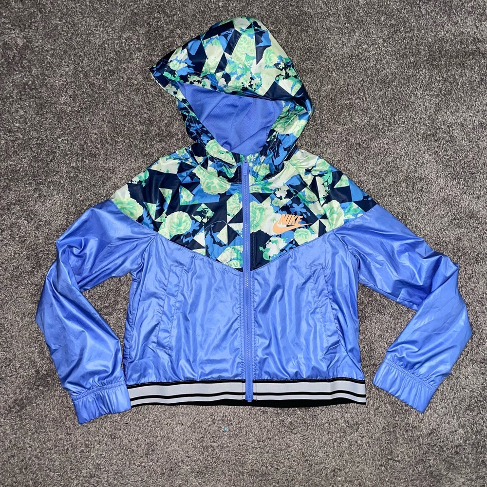 🩵🪻Girls🪻🩵 Nike jacket size Large